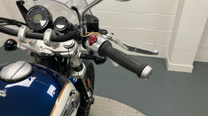 Royal Enfield Super Meteor 650 Top (23MY)
